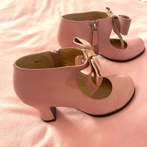 cute but Elegant light Pink Women's Heels